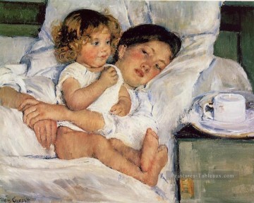 Mary Cassatt œuvres - Petit déjeuner au lit des mères des enfants Mary Cassatt